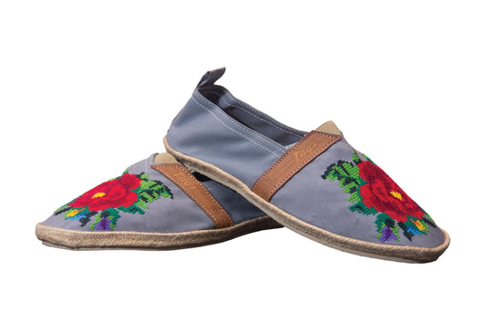 Espadrilles, embroidered PUNTO DE CRUZ - GRIS