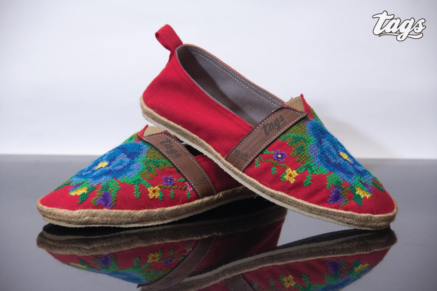 Espadrilles, bestickt PUNTO DE CRUZ - ROJO